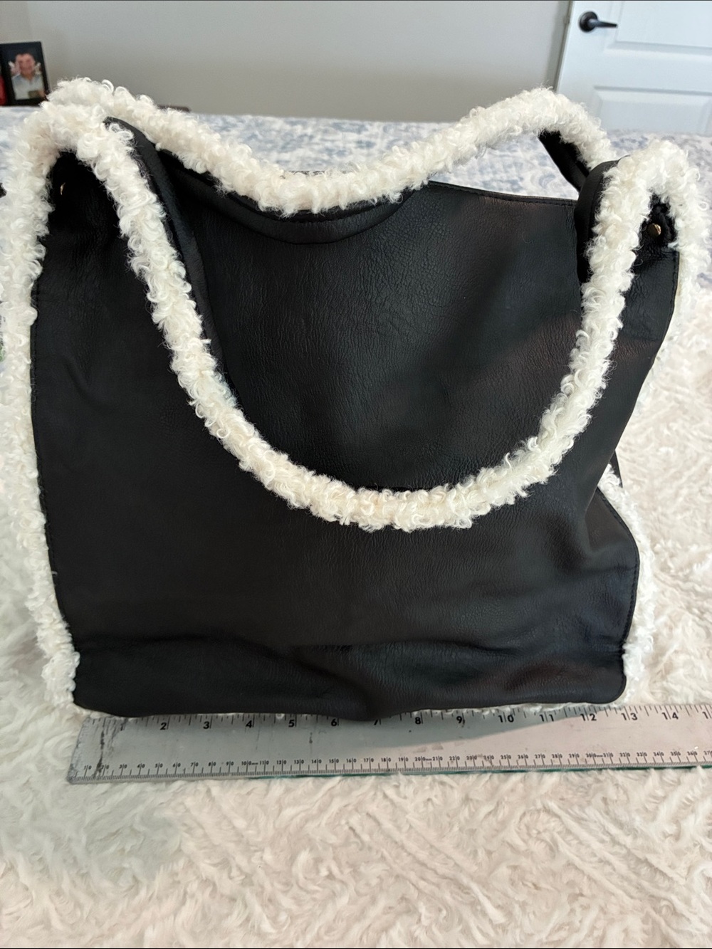 Black Faux Leather Tote with Cream Sherpa Trim - Women's Top Accessory